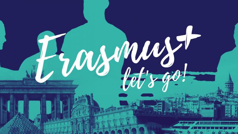 Biały napis Erasmus + lets go! na granatowym tle